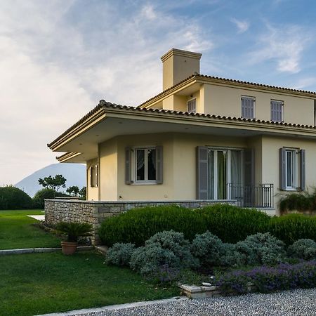 Villa Dh Epavlis Río Exterior foto