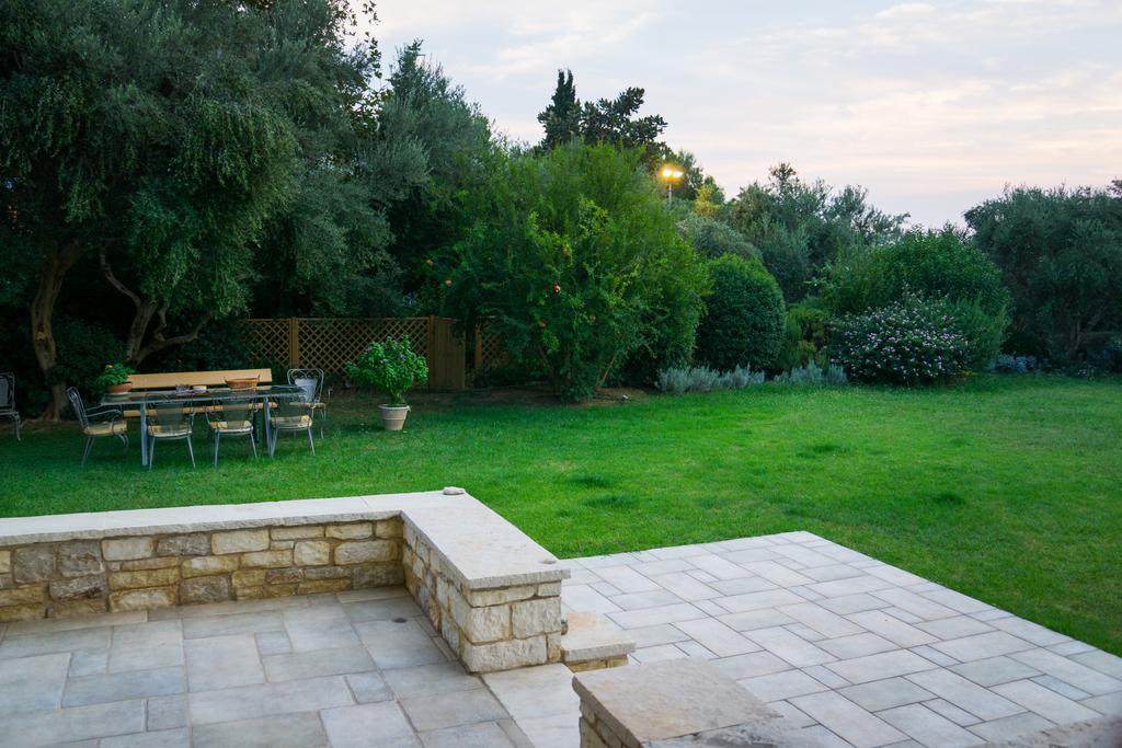 Villa Dh Epavlis Río Exterior foto